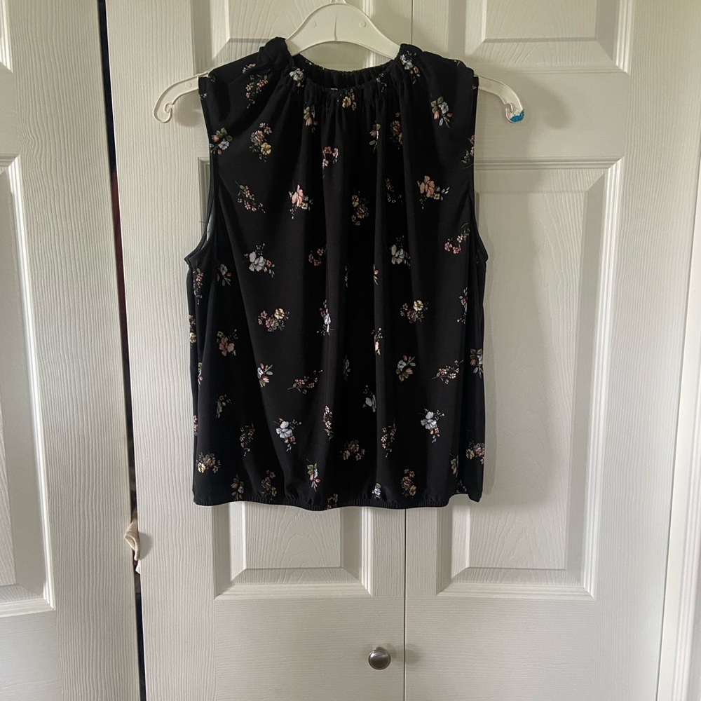 Suzy Shier Black Floral Blouse